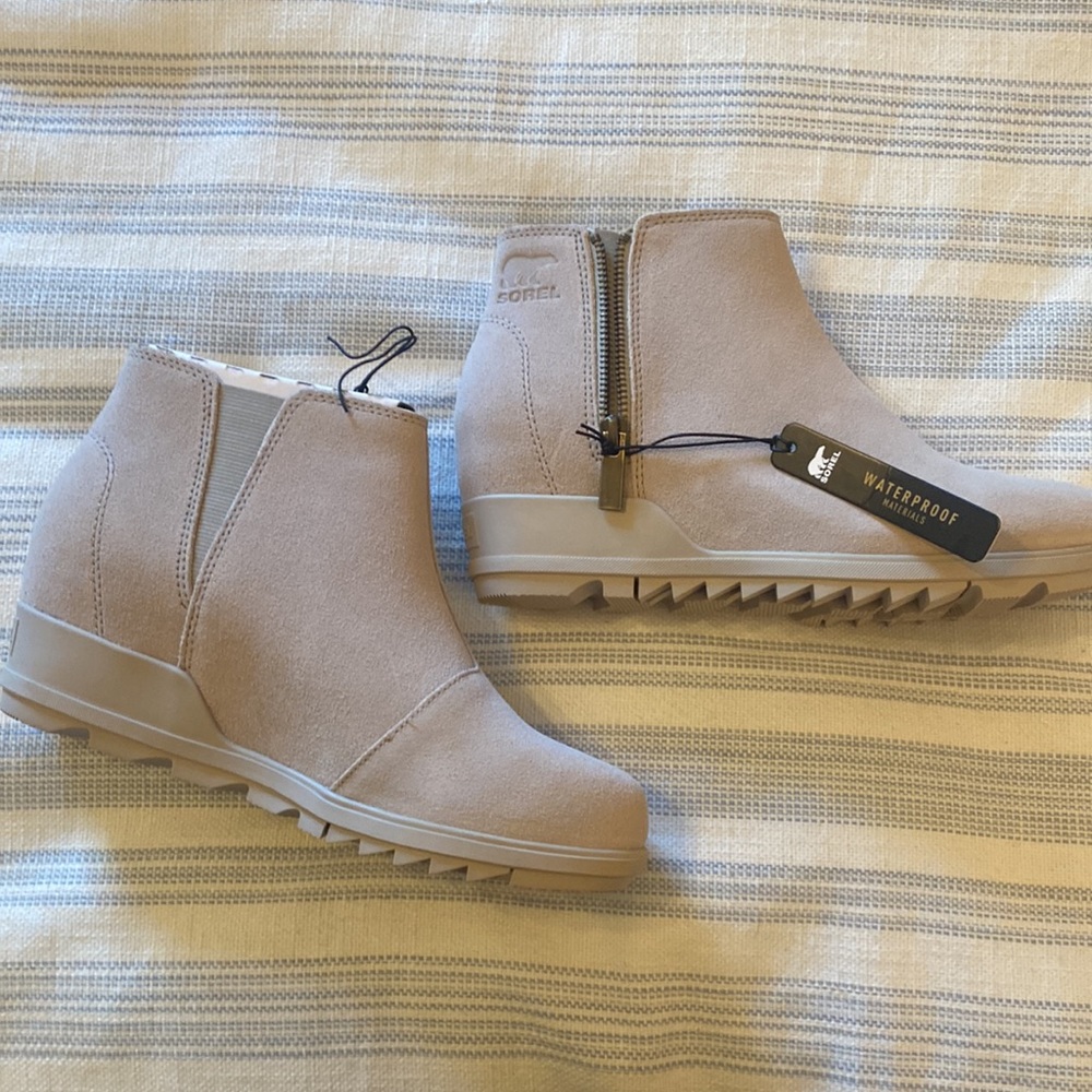 Sorel Evie Suede soft taupe cream white Zip Up Bootie New In Box
